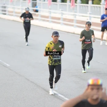 Runner Photo 6816388