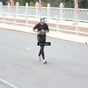 Runner Photo 6816409