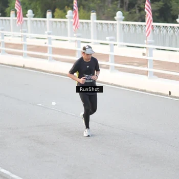 Runner Photo 6816411