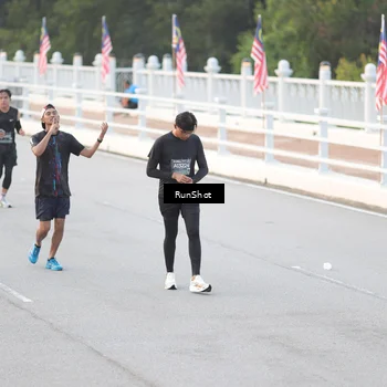 Runner Photo 6816424