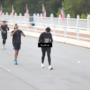 Runner Photo 6816425