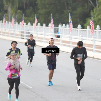 Runner Photo 6816428