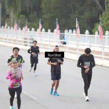 Runner Photo 6816429
