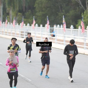 Runner Photo 6816430