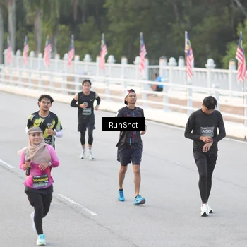 Runner Photo 6816431