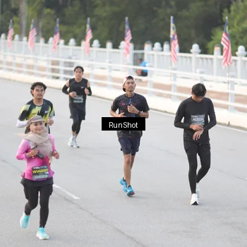 Runner Photo 6816433