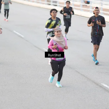 Runner Photo 6816441