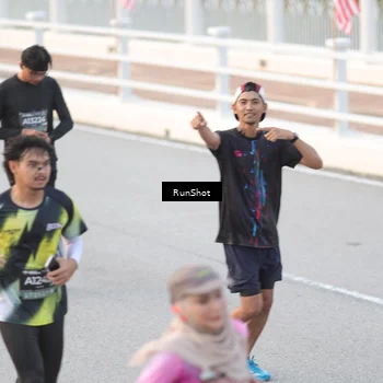 Runner Photo 6816473