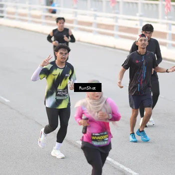 Runner Photo 6816486