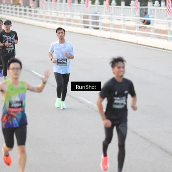 Runner Photo 6816549