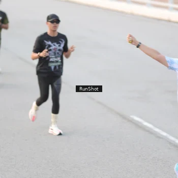 Runner Photo 6816593
