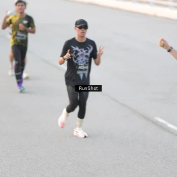 Runner Photo 6816594