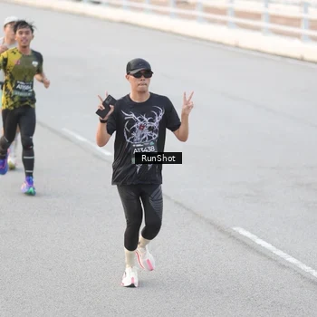 Runner Photo 6816598