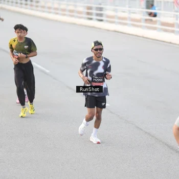 Runner Photo 6816633