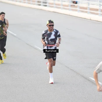 Runner Photo 6816637