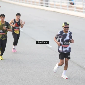 Runner Photo 6816640