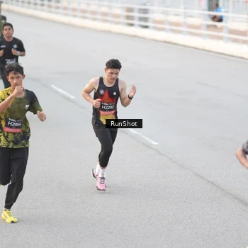 Runner Photo 6816648