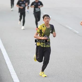 Runner Photo 6816656