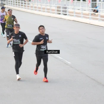 Runner Photo 6816659