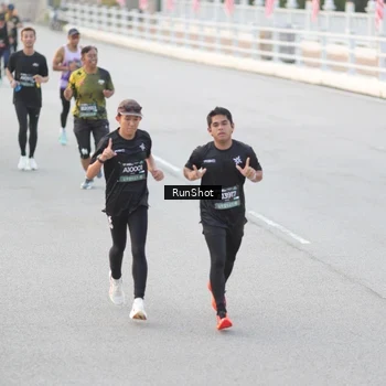 Runner Photo 6816665