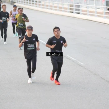Runner Photo 6816667