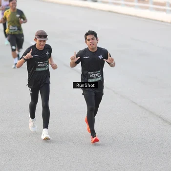 Runner Photo 6816674