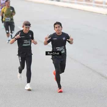 Runner Photo 6816675