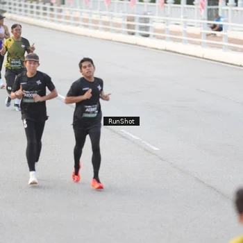 Runner Photo 6816676