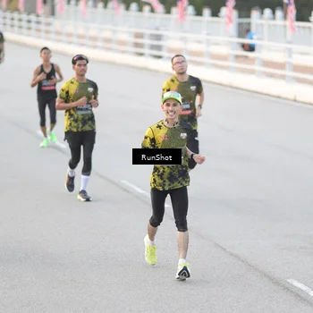 Runner Photo 6816811
