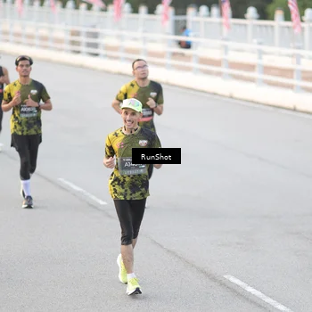 Runner Photo 6816817