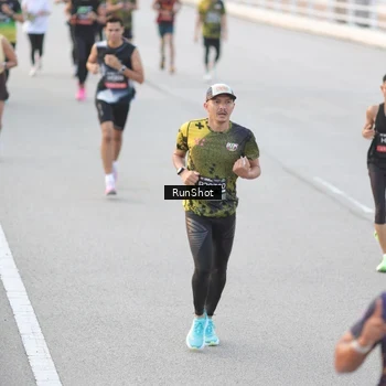 Runner Photo 6816849