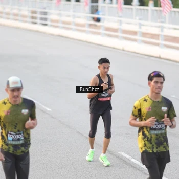 Runner Photo 6816861