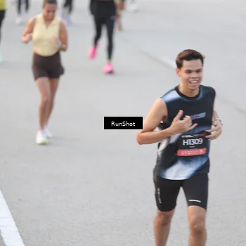 Runner Photo 6816879