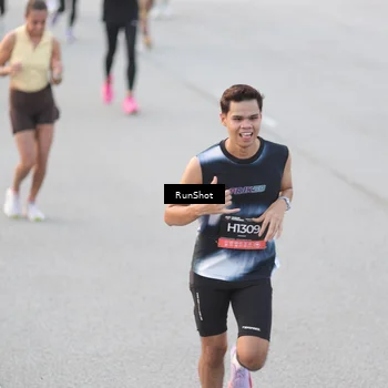 Runner Photo 6816880