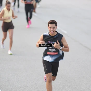 Runner Photo 6816883