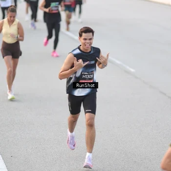 Runner Photo 6816884