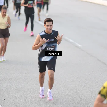Runner Photo 6816915