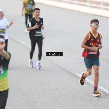 Runner Photo 6816935