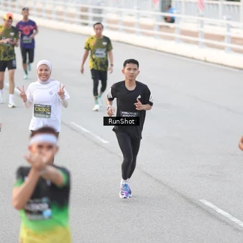 Runner Photo 6816939