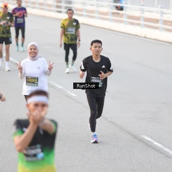 Runner Photo 6816942