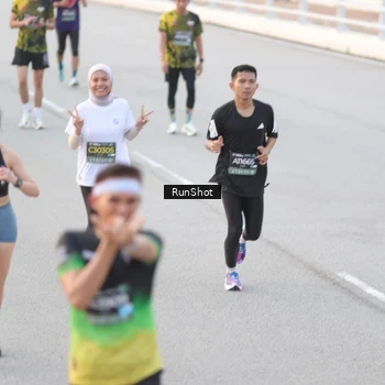 Runner Photo 6816943