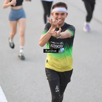 Runner Photo 6816944