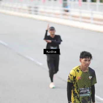 Runner Photo 6817030
