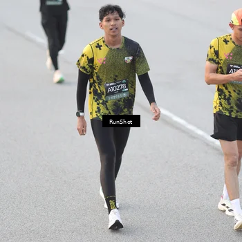 Runner Photo 6817031