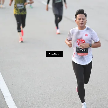 Runner Photo 6817068