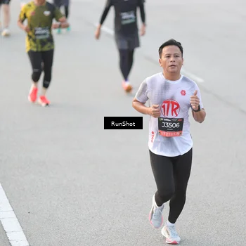 Runner Photo 6817070