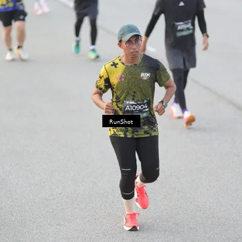 Runner Photo 6817072