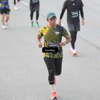 Runner Photo 6817073