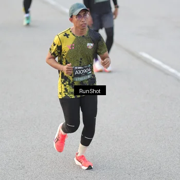 Runner Photo 6817081