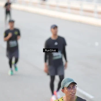 Runner Photo 6817084